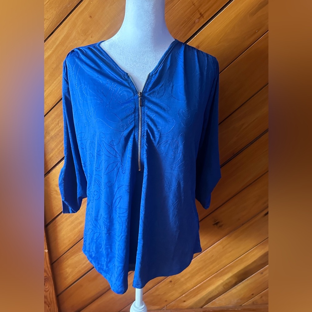 Blue dressy blouse nwt